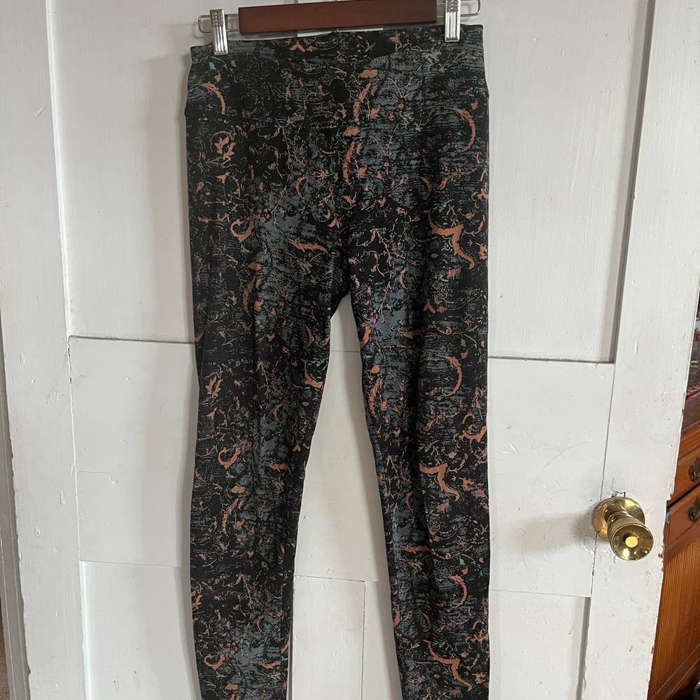 Peruvian Connection Black and Green Patterned leggings. Worn twice.